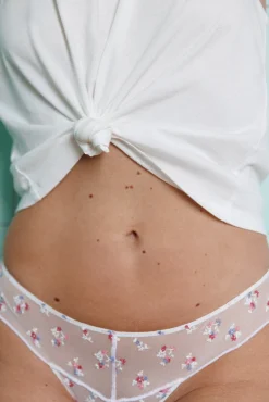 Ysé Shorty Basile^ Les Bas