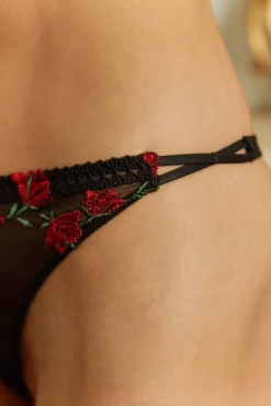 Ysé Tanga Coeur solitaire^ Les Bas