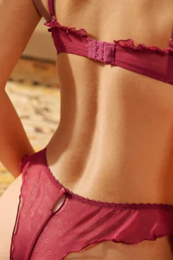 Ysé Tanga Premier baiser^ Les Bas