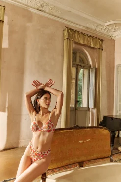 Ysé Triangle Sous les lilas^ Les Soutiens-Gorge