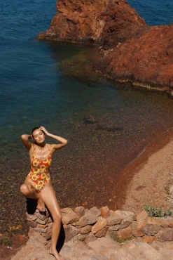 Ysé Une pièce Fleur du soleil^ Les Une-Pièce